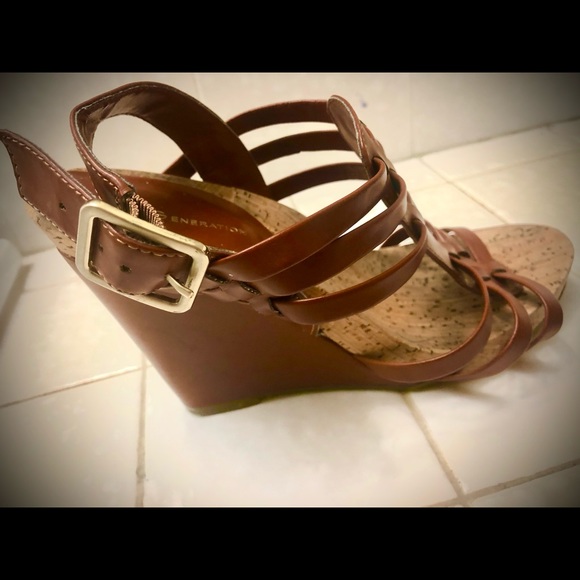 BCBG wedge shoes - Picture 7 of 9